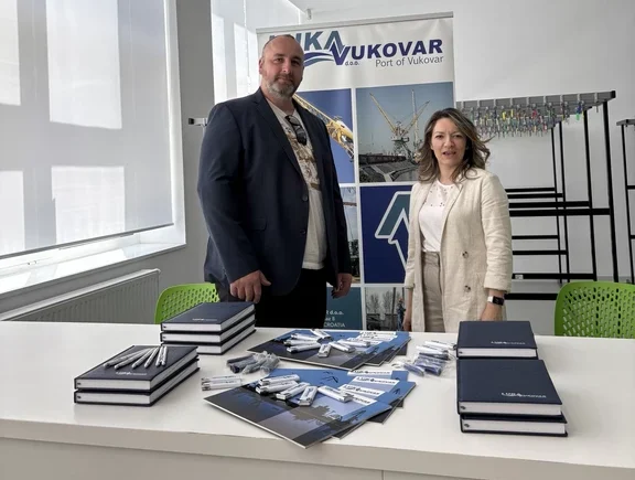 IMG-3e82a8476e49b5d618bc0ebe6cd91a78-V